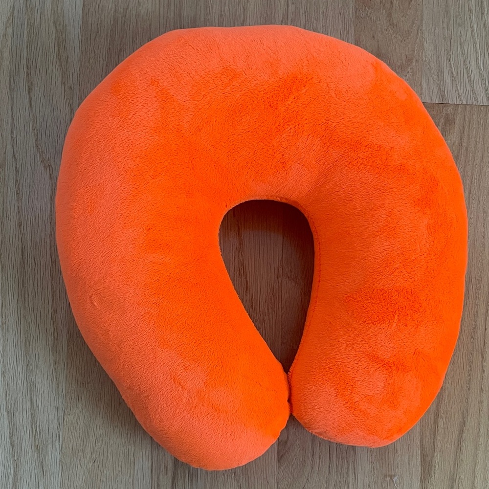 Travel *NWOT* Neck Pillow
